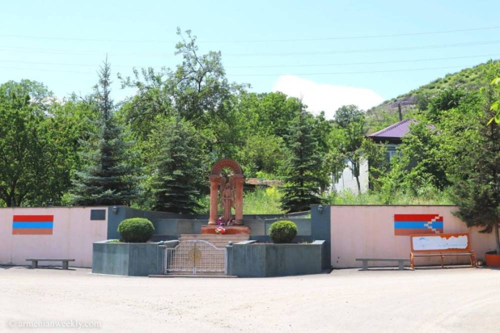 Ադրբեջանցիները Արցախում ոչնչացրել են Հայրենական մեծ պատերազմում զոհված աստղաշենցիների հիշատակը հավերժացնող հուշարձանը