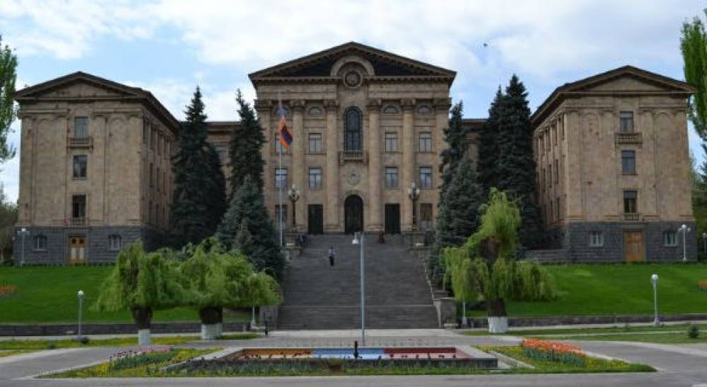 Խորհրդարանն արտահերթ նիստ է անցկացնում. Օրակարգում աջ ղեկով մեքենաների ներկրման հարցն է (ուղիղ)