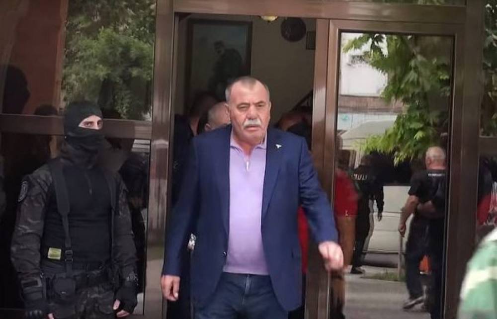 Մանվել Գրիգորյանին ոչ թե բուժում են, այլ ընդամենը ցավազրկում, նա դանդաղ մահանում է.փաստաբան