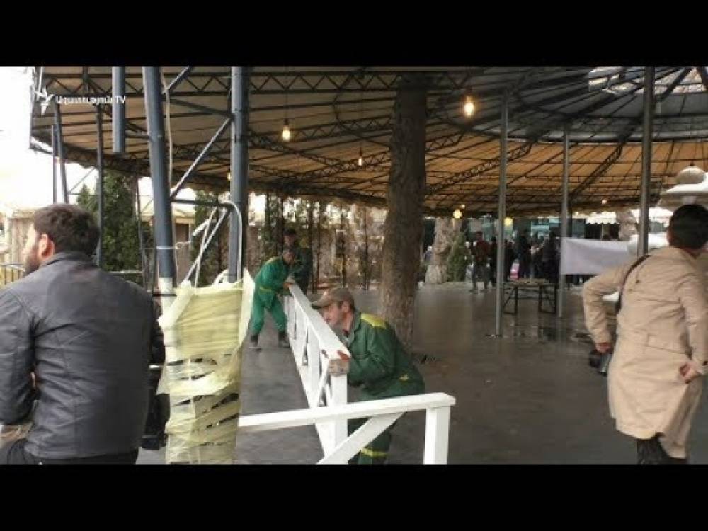 Օպերայի տարածքում շարունակվում է սրճարանների ապամոնտաժումը (ուղիղ)