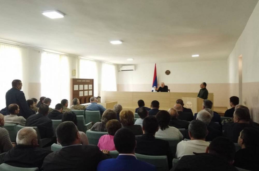 Բակո Սահակյանի հրավիրած խորհրդակցության ժամանակ քննարկվել են բանակից զորացրված սպաներին աշխատանքով ապահովելու խնդիրները