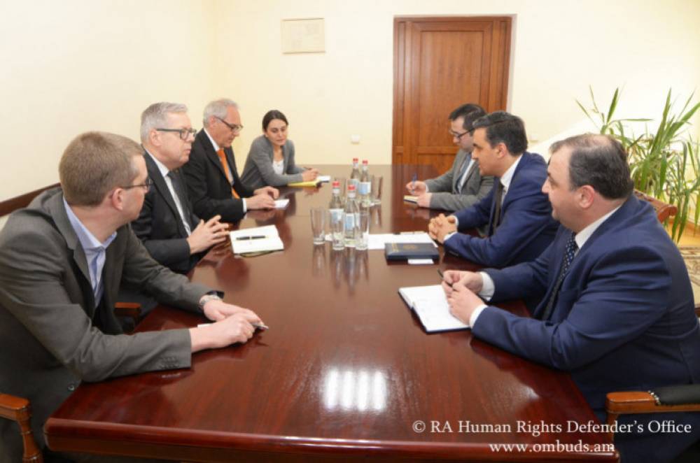 Ա. Թաթոյանը Գերմանիայի դեսպանի և Բունդեսթագի պաշտոնաթող հանձնակատարի հետ հանդիպմանը կարևորել է քաղաքացիական վերահսկողությունը ԶՈւ-ի նկատմամբ