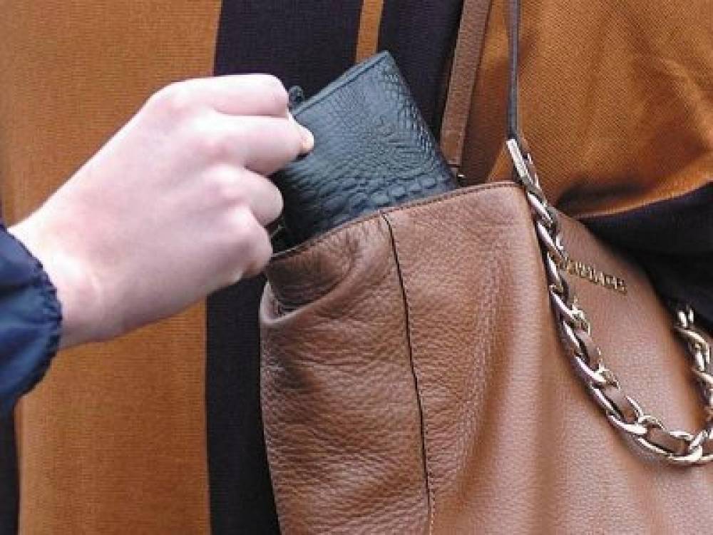 Թիվ 47 երթուղու ավտոբուսում դրամապանակ գողացողը հայտնաբերվել է. գողոնը եւս գտել են