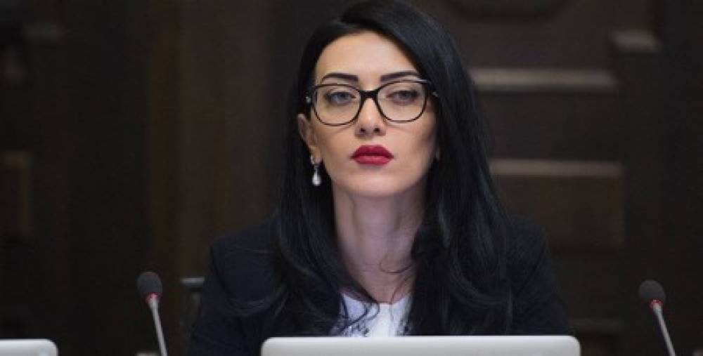 Բոլոր նրանց համար, ովքեր ցանկանում են իմանալ, ով էր միջազգային պաշտոնյաներից կիսել վարչապետի գնահատականը. Արփինե Հովհաննիսյան