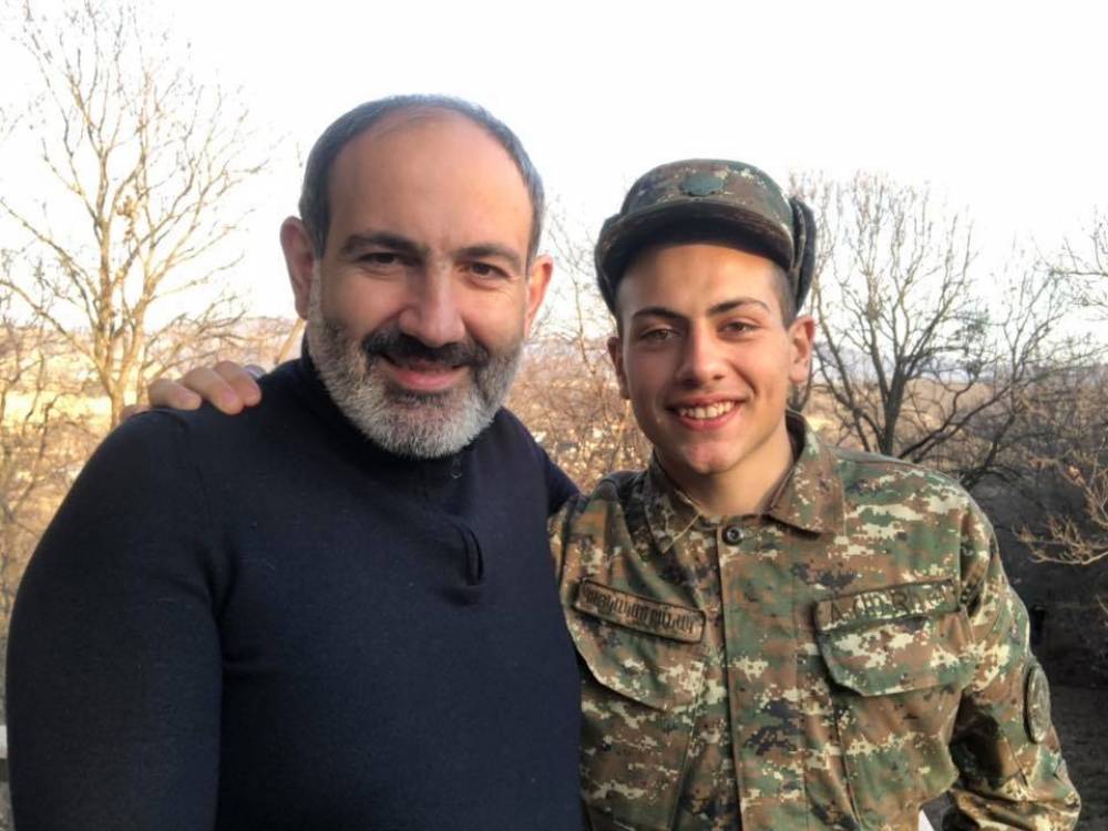 Հայրենիքի զինվորները․ Փաշինյանը որդու հետ լուսանկար է հրապարակել