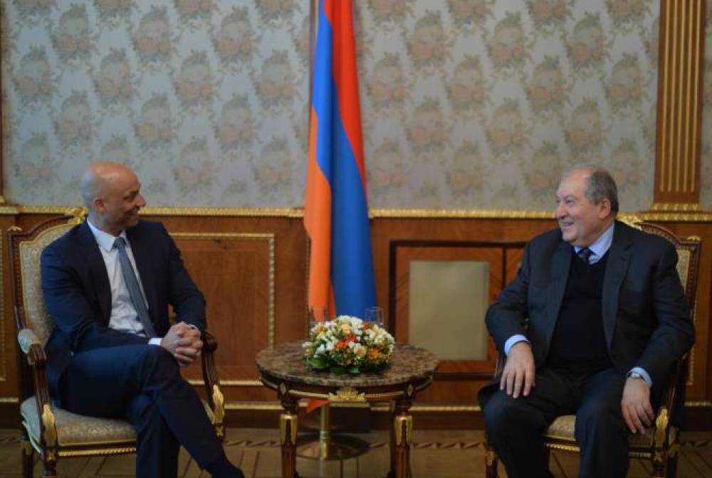 Զոհրաբ Մնացականյանը և Ջեյմս Ապատուրայը մտքեր են փոխանակել տարածաշրջանային և միջազգային հարցերի շուրջ