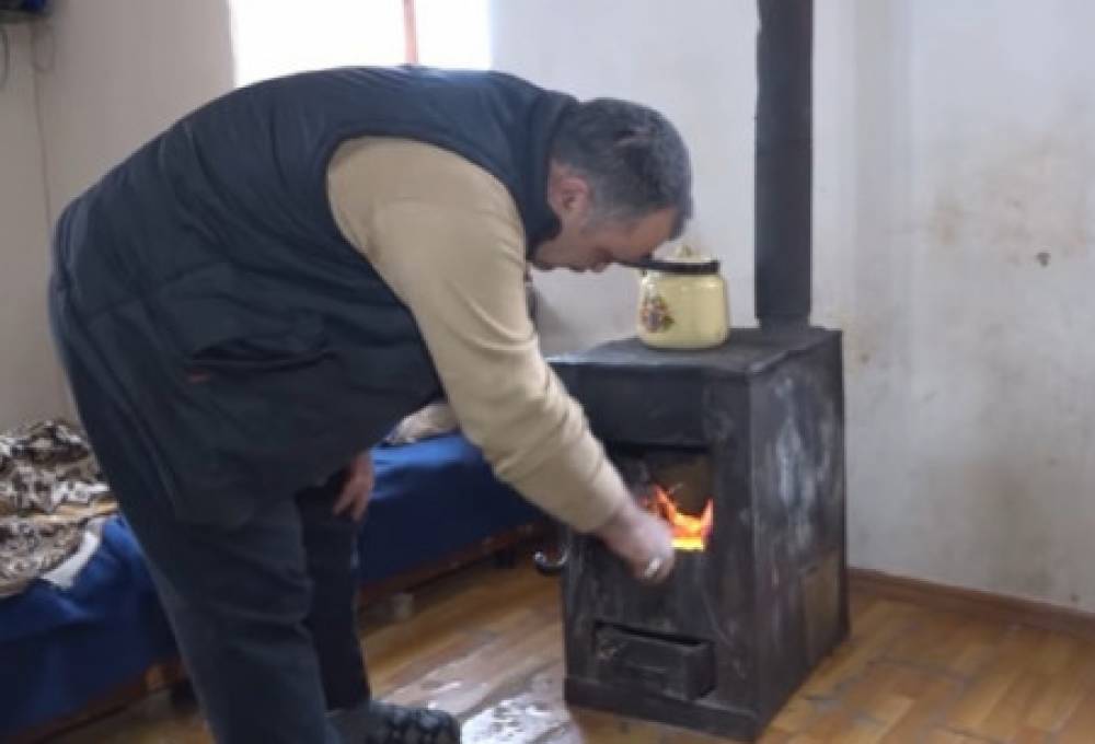 Արցախում տները փայտի վառարանով են տաքացնում. Տեսանյութ