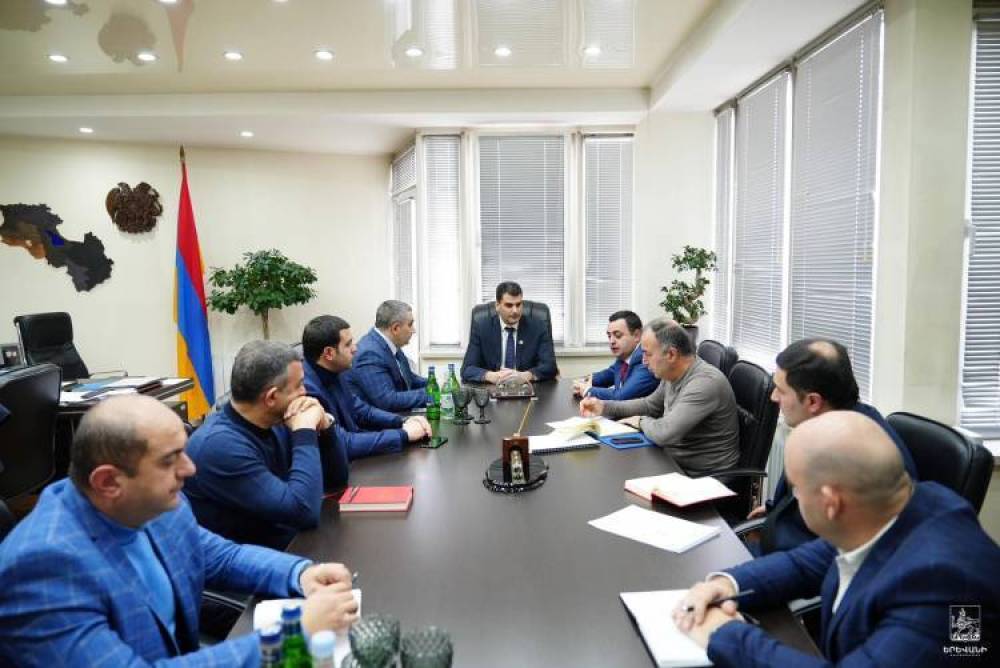 Հեռանում են նաև յուրայինները․ «Հրապարակ»