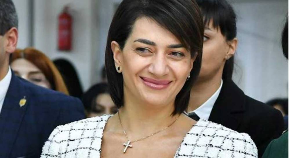 Խնդրում եմ տարածեք առանց «փիլիսոփայելու». Աննա Հակոբյանը կորած զարդի մասին կրկին հրապարակում է արել