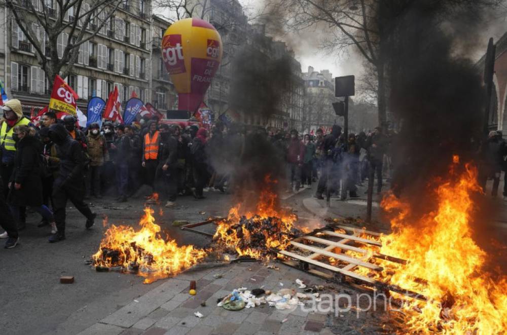 Փարիզում ոստիկանությունը արցունքաբեր գազ է կիրառել ցույցի ժամանակ