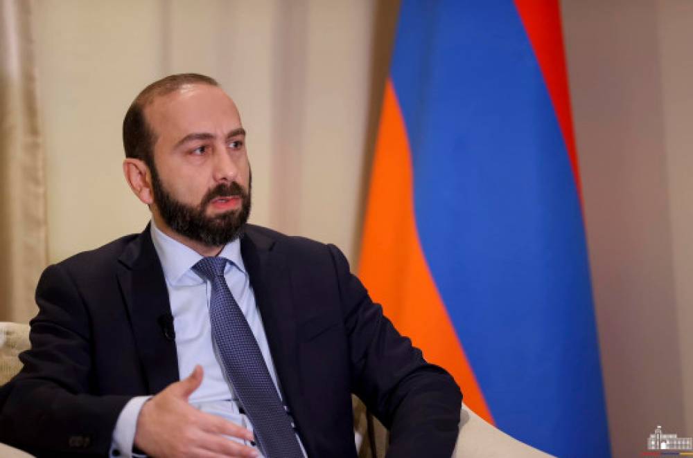 Բանակցություններն առաջին օրվանից եղել են տարածքներ զիջելու վերաբերյալ. Արարատ Միրզոյան