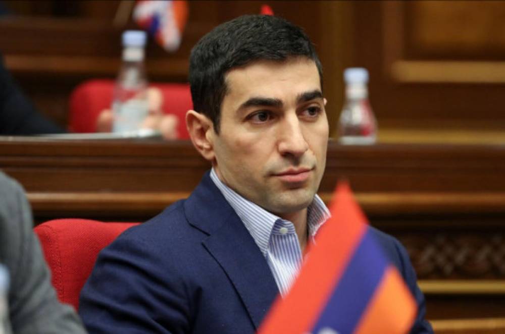 Մենք կառչած չենք մանդատներից, եթե համոզված լինենք, որ մանդատները վայր դնելով մեր հիմնական խնդիրը կլուծվի, միանշանակ կգնանք դրան. Քոչարյան