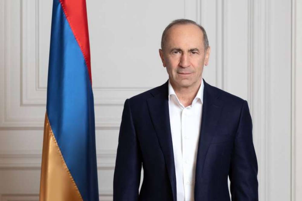 Սիրելի կանայք, մայրեր և քույրեր, շնորհավոր մարտի 8․ Ռոբերտ Քոչարյան