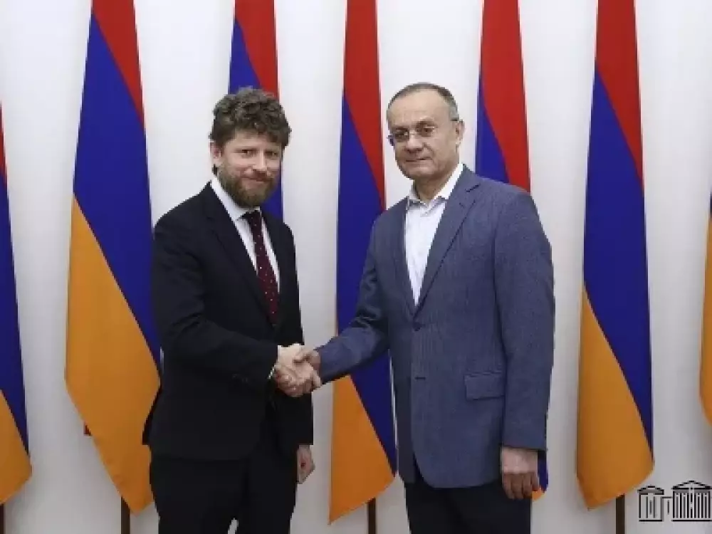 Կարևոր է Ադրբեջանի նկատմամբ ճնշումներ և պատժամիջոցներ գործադրելը. Օհանյանը հանդիպել է Ֆրանսիայի դեսպանին