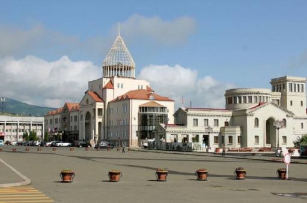 Ալիևը վերանվանել է օկուպացված Ստեփանակերտի Վերածննդի հրապարակը