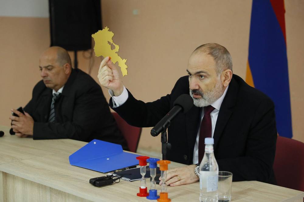 «Ամեն մարդ թող իր գործով զբաղվի. դա իր տիրույթում չէ». Փաշինյանին վրդովեցրել է Պապիկյանի ասածը