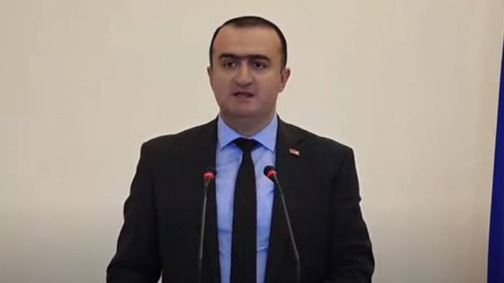 Արցախի պատգամավորներին թույլ չեն տալիս հատել ՀՀ սահմանը. Գեղամ Ստեփանյանին օդանավակայանից հետ են ուղարկել․ «Ժողովուրդ»