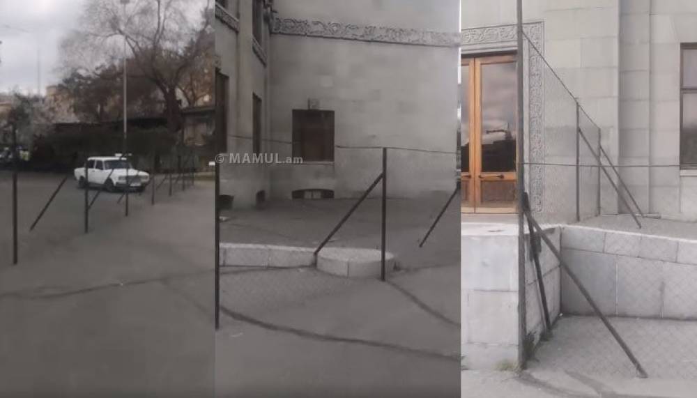 «Օպերայի շենքին էս ի՞նչ չափառ են կպցրել»․ Կարեն Վրթանեսյան (տեսանյութ)