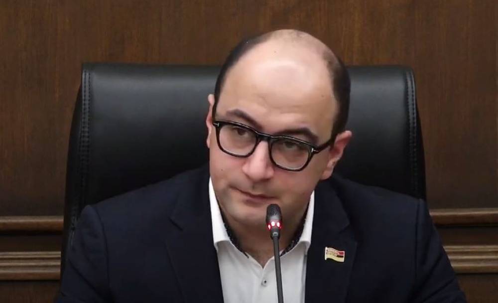ՔՊ-ն քնում, հելնում ա՝ մեր երկրից բաներ ա իմանում. Մամիջանյանը՝ «Զվարթնոցի» ռուս խաղաղապահների մասին