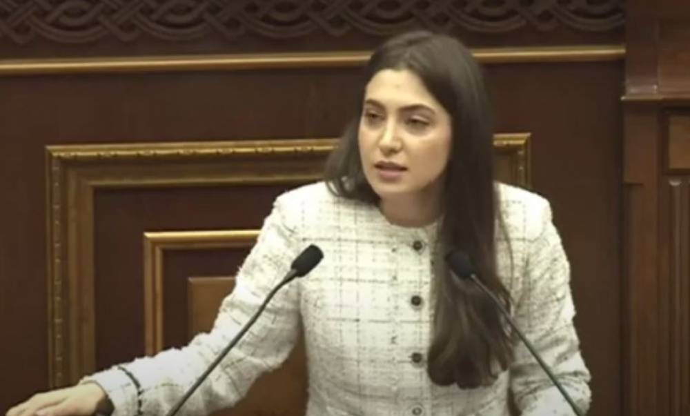 Պետք է թողնեք ու  ռադներդ քաշեք, որ էս ժողովուրդն էլ ձեզնից պրծնի. Աննա Մկրտչյան