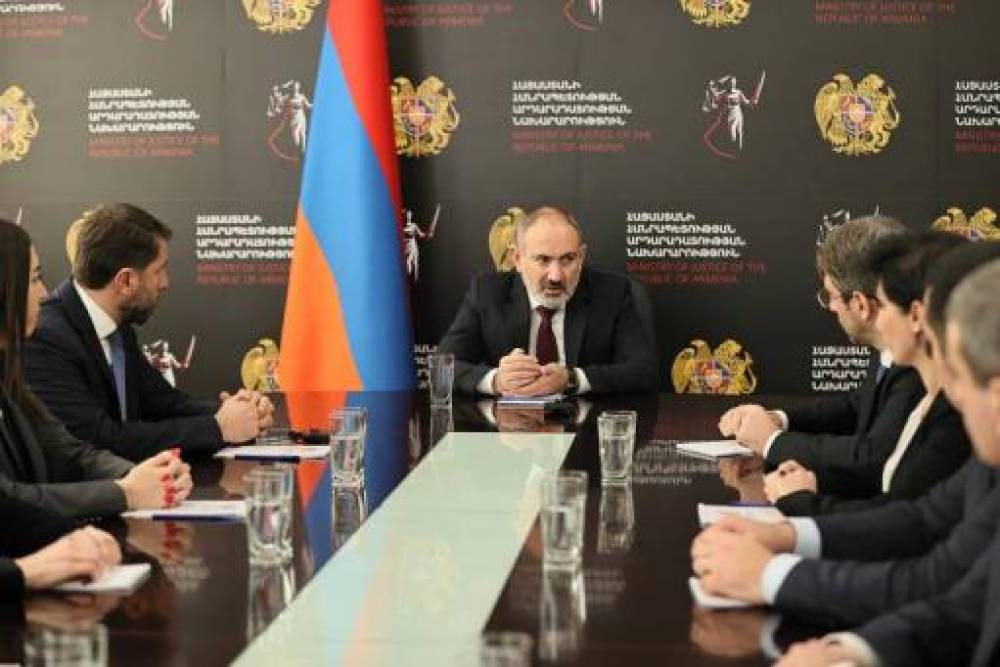 Երբ է նախատեսվում հանրաքվեն. Փաշինյանը հանդիպել է խորհրդի անդամներին. «Հրապարակ»