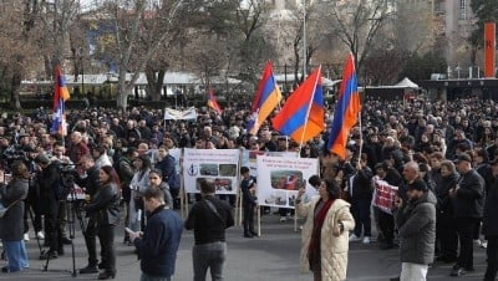 Երևանում արցախցիների առաջին ցույցից արցախցիները դժգոհ էին․ «Իրավունք»