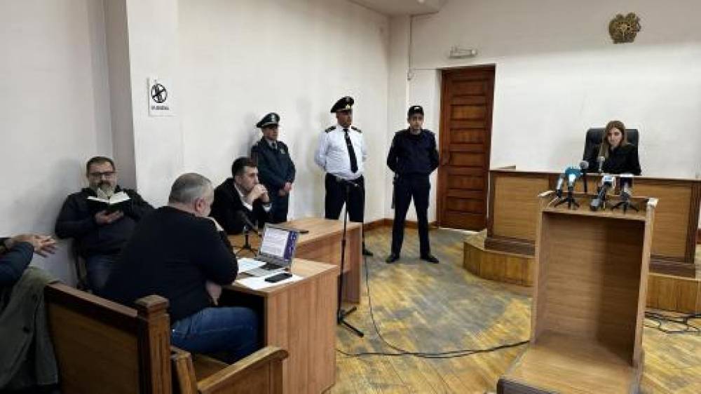 Մալյանի «բախտը բերել է», որ չեն դատում անկլավները հանձնելու կամ Սև լճի ջուրը սեփականաշնորհելու համար