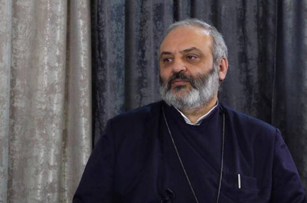 Ստախոսը խորհրդարանի ամբիոնից իրեն պատառոտում էր ամենափողոցային, ամենագռեհիկ կերպով, ․․․ և սա մեր ամոթն է․ Սրբազան