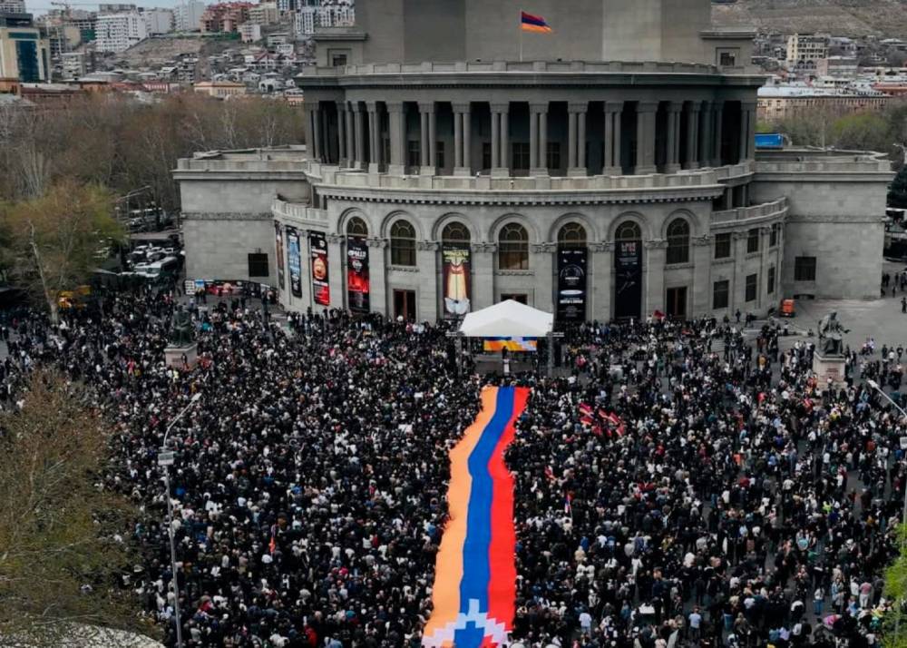 Դուք կգաք ու կգնաք, իսկ Արցախյան շարժումը կմնա ու կեռա արդարության բոցերից. Արտակ Բեգլարյան