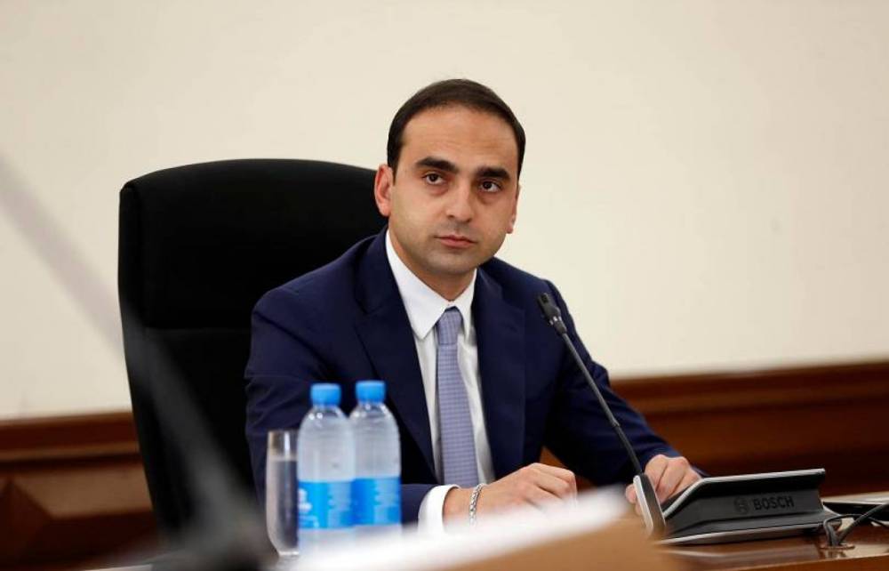 Էն օրը տեսա՝ ոնց որ այդ մեքենան ավելի շատ փոշի է բարձրացնում քան կլանում. Տիգրան Ավինյանը՝ քաղաքապետարանի փոշեկուլ մեքենաների մասին