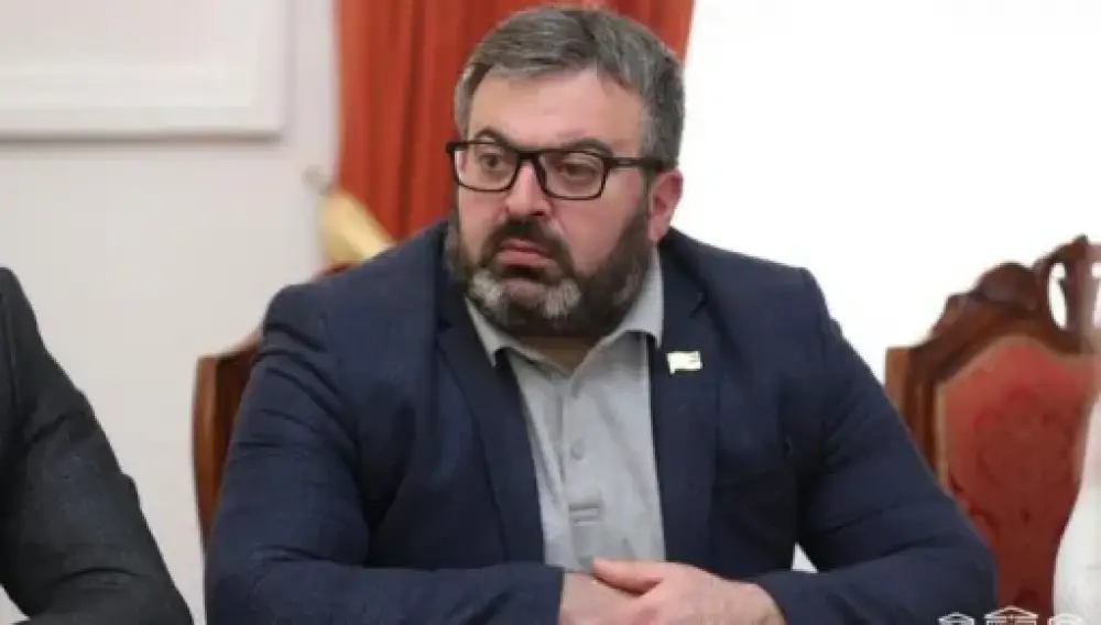 Սարիկը հայտարարել է, որ Գյումրի այցելելու իրավունք պետք է ունենան միայն ՔՊ անդամատոմս ունեցողները. Գառնիկ Դանիելյան