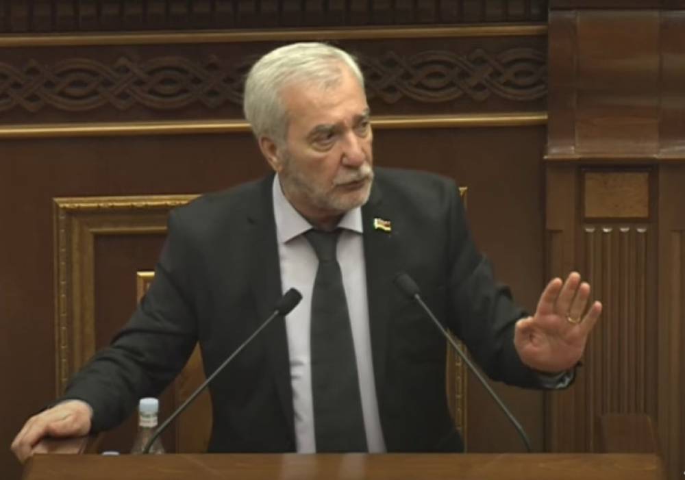 Գերի պետք է չընկնել, ռուս խաղաղապահներն ամեն ինչ պետք է անեին, որ Արցախի ռազմաքաղաքական ղեկավարությունը չգերեվարվեր. Անդրանիկ Քոչարյան