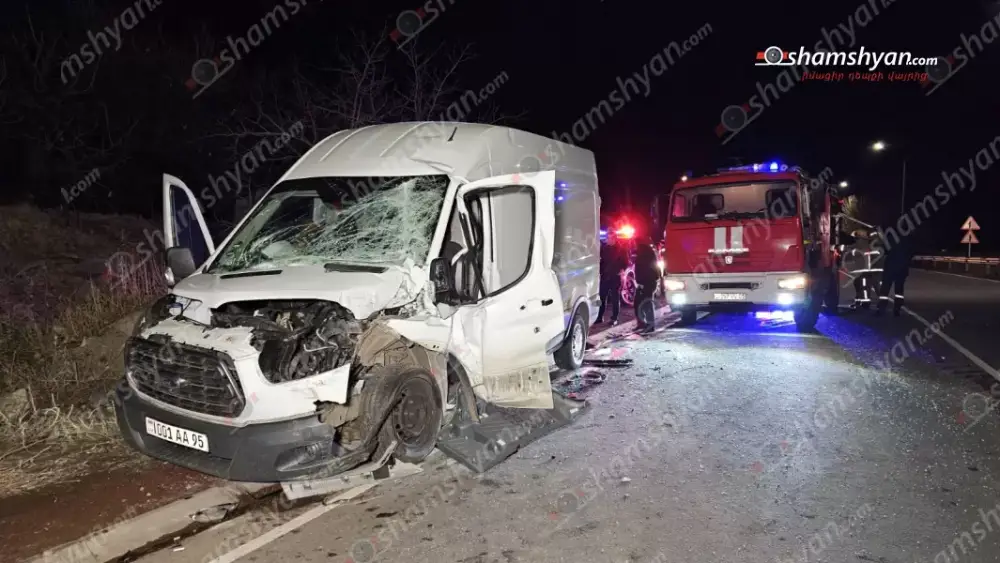 Բախվել են «Ford Transit»-ն ու «Kamaz» բեռնատարը. կա վիրավոր