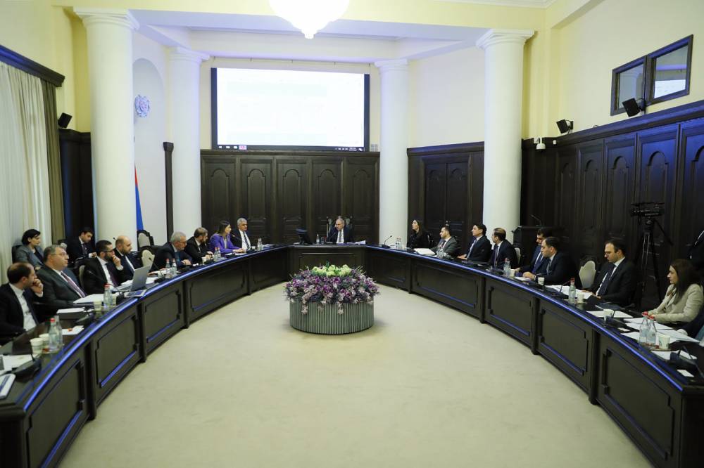 Փաշինյանի գլխավորությամբ քննարկվել են մի շարք օրենքների նախագծեր