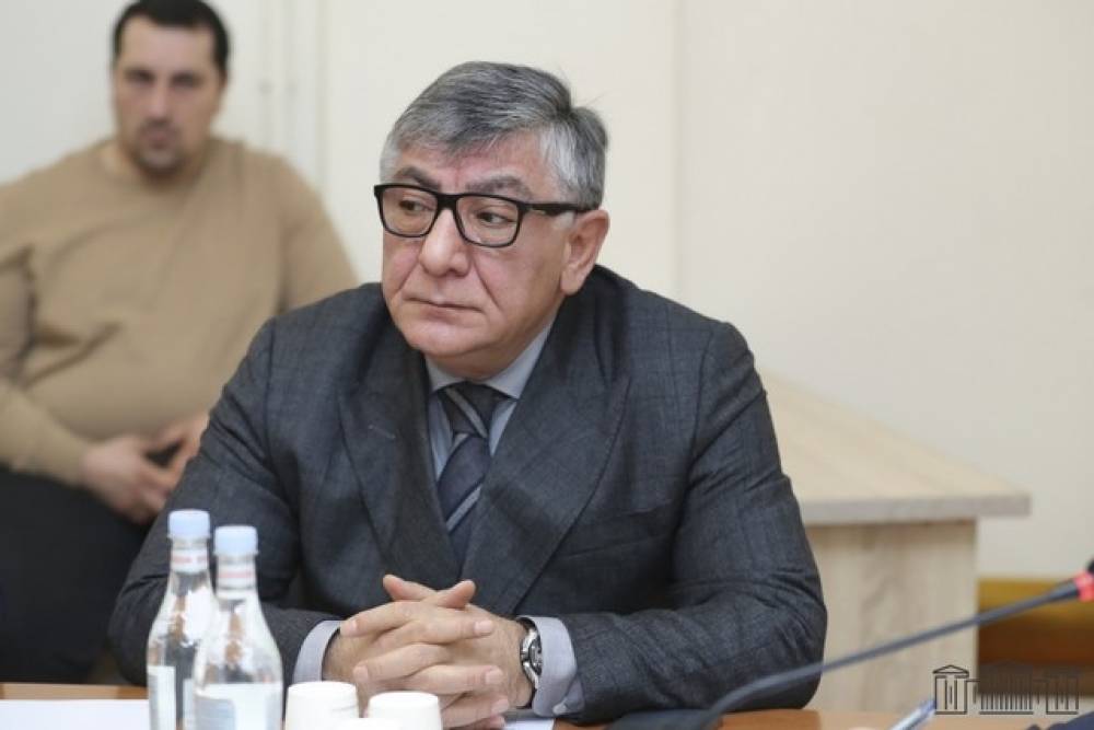 Ինչու է Խաչատուր Սուքիասյանն իր հաշվին արձակուրդներ վերցնում․ «Հրապարակ»