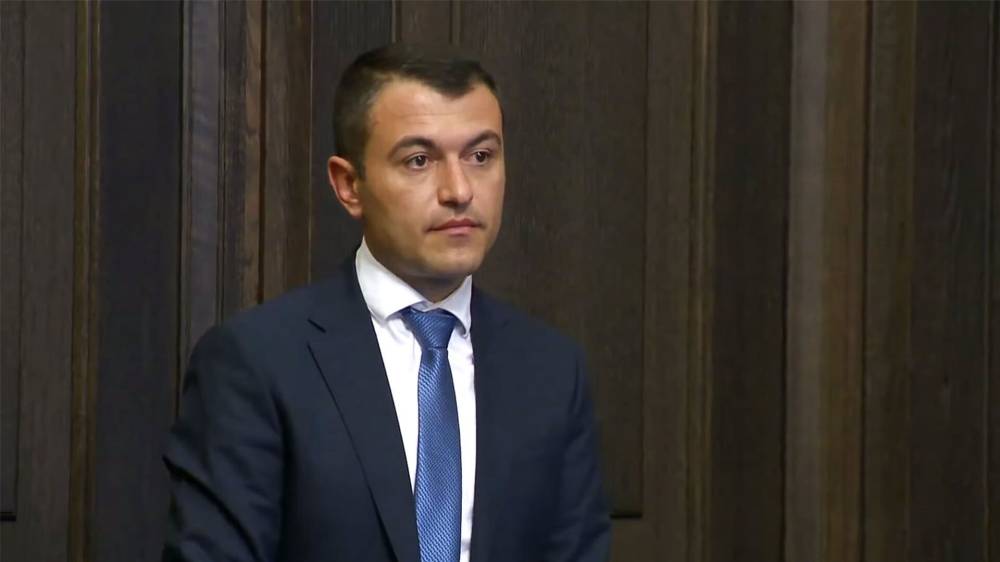 4 միավոր անշարժ գույք, միլիոնների եկամուտ. Կադաստրի կոմիտեի ղեկավարի հայտարարագրի հետքերով