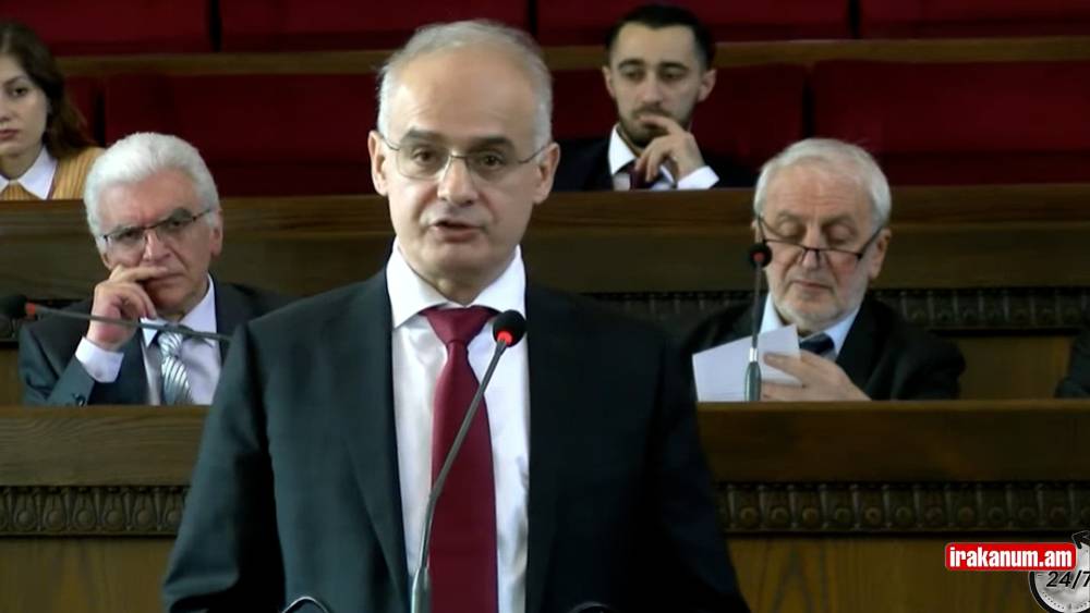 Էդ անկիրթ անթրաշը, անտաղանդ վարչաբենդը․ Լևոն Զուրաբյանը «ոչնչացրեց» Փաշինյանին