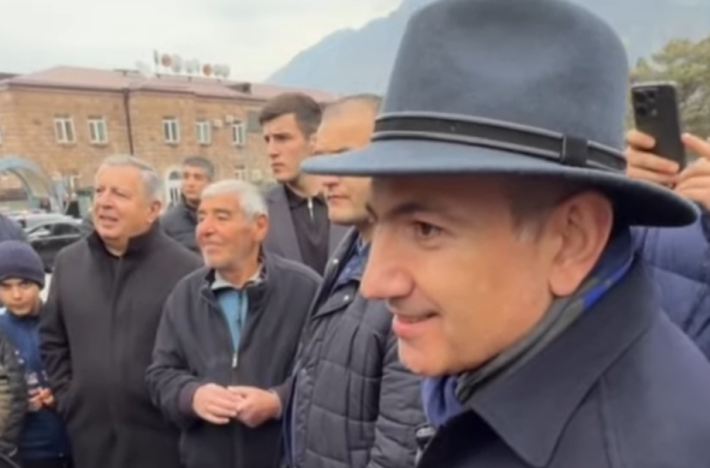 Փաշինյանը ափերից դուրս եկավ մեղրեցու հարցից. «Գլուխը պատով ա տվել Մեղրին քարտեզից հանողը»