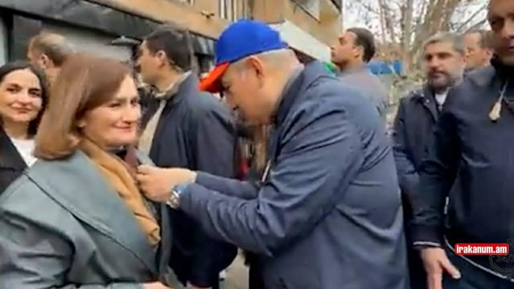 Էս ինչա՞. մի րոպե էս կողմ եկեք. ուր գնաց Փաշինյանը քայլելով