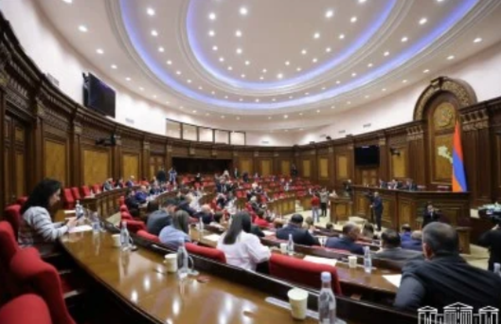 Ինչպես են մի գիշերում «անկախ» դառնում. «Փաստ»