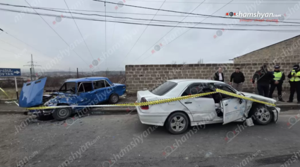 Բախվել են «Mercedes»-ը և «ՎԱԶ 2106»-ը. կան վիրավորներ