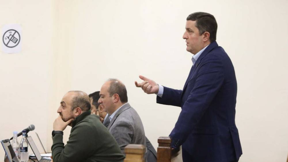 ՀԾԿՀ նախագահը չի կարողանում սանձել ՀԷՑ կառավարչին. Դավիթ Ղազինյան