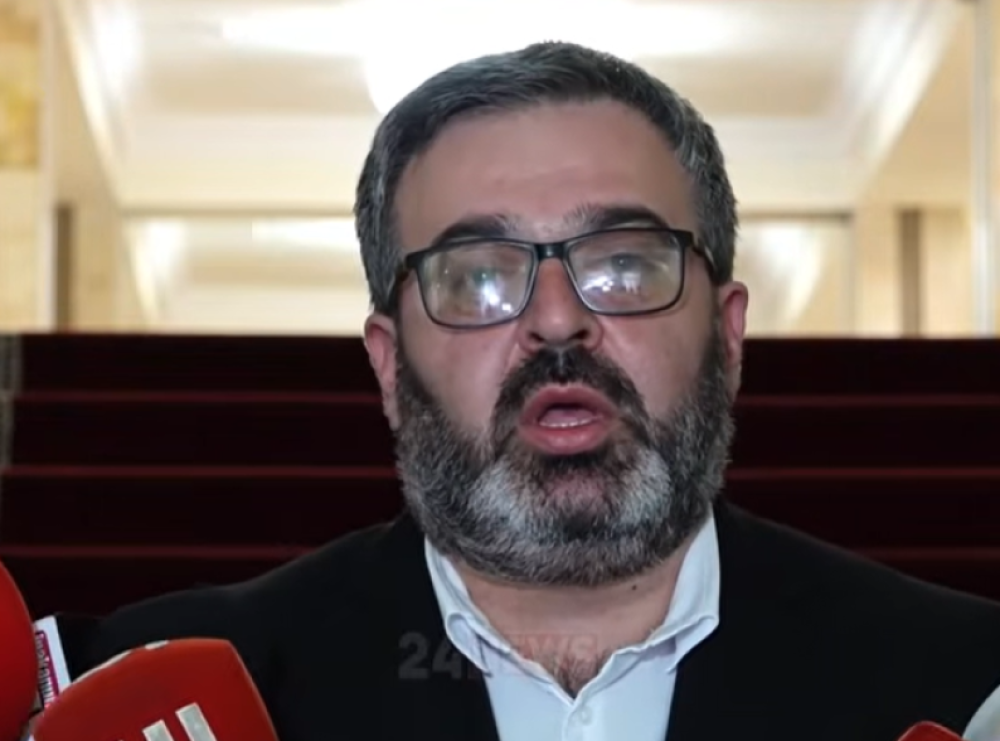 Մարդը քրոնիկ ստախոս է, առավոտվա ասածը կեսօրին հերքում է, երկիրը չեն կարող կառավարել «ուրախ ավտոբուսի» տրամաբանությամբ. Դանիելյան