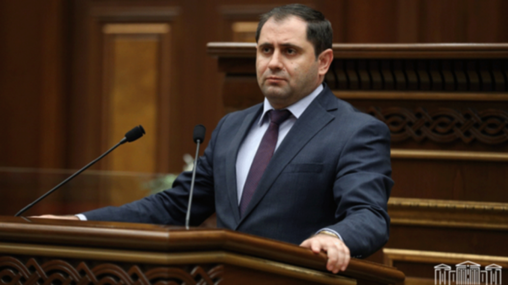 Ձեններդ կտրե՛ք, տեղներդ նստե՛ք․ Պապիկյանը յուրացրել է Փաշինյանի խոսույթը