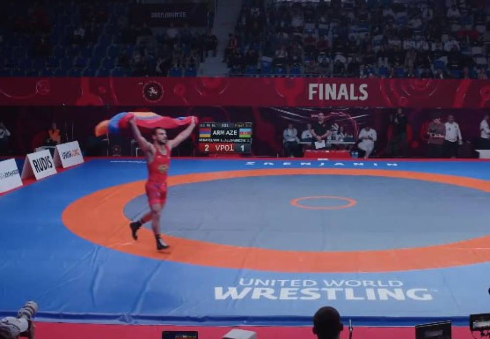 Ազատ ոճի ըմբշամարտի Մ23 տարեկանների Եվրոպայի առաջնությունում Լևիկ Միքայելյանը նվաճել է ոսկե մեդալ՝ հաղթելով ադրբեջանցի մարզիկին