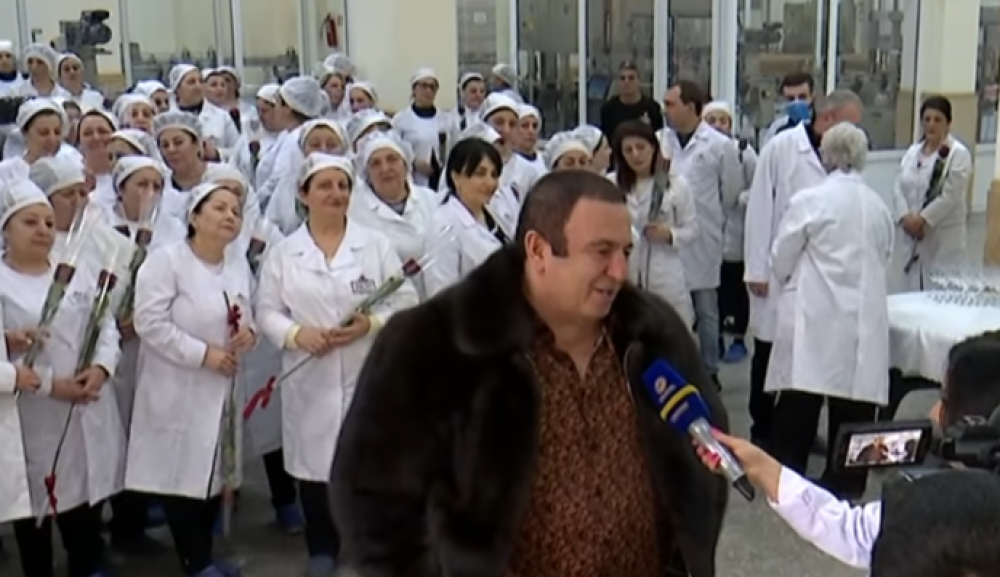 Հայ կինը յուրահատուկ է․ Գագիկ Ծառուկյանն այցելել և շնորհավորել է  աշխատասեր կանանց