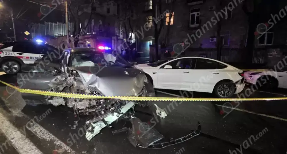 Խոշոր ու շղթայական ավտովթար՝ Երևանում. բախվել են 2 «Tesla»-ն, «Zeekr»-ը և «Toyota»-ն. կան վիրավորներ