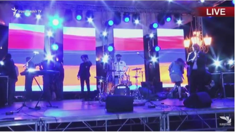 Ինչ է կատարվում Հանրապետության հրապարակում.ուղիղ միացում