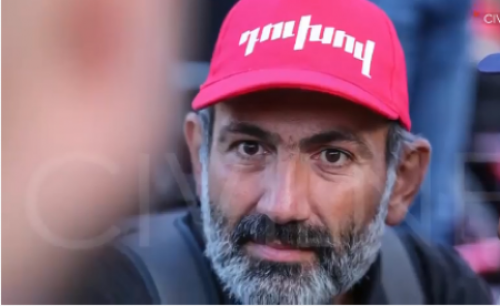 Ինչպես Նիկոլ Փաշինյանը սկսեց օգտագործել «Դուխով» գրառումով գլխարկ, և ինչպես այդ գլխարկները դարձան զանգվածային (տեսանյութ)