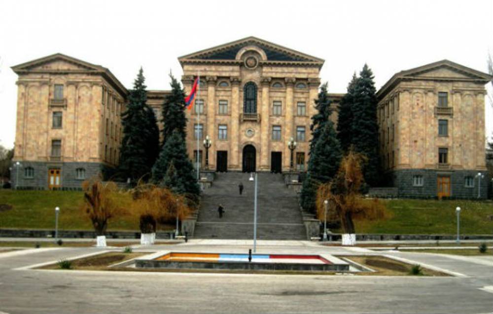 ԱԺ-ում շարունակվում է 2017-ի պետական բյուջեի տարեկան հաշվետվության քննարկումը (ուղիղ)